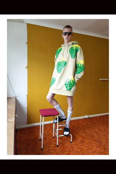 Look 32